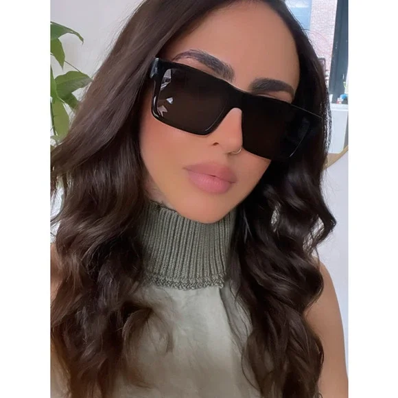 NEW Prada PR19WSF Unisex Sunglasses in Black - Picture 2 of 8